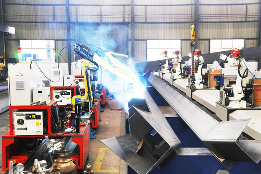 Smart manufacturing is no small feat—Zomax has welcomed over a hundred robotic employees to the team!